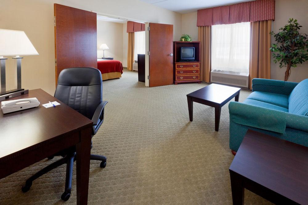 Best Western Plus Wilkes Barre-Scranton Airport Hotel Pittston Exterior foto