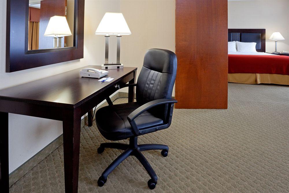Best Western Plus Wilkes Barre-Scranton Airport Hotel Pittston Exterior foto