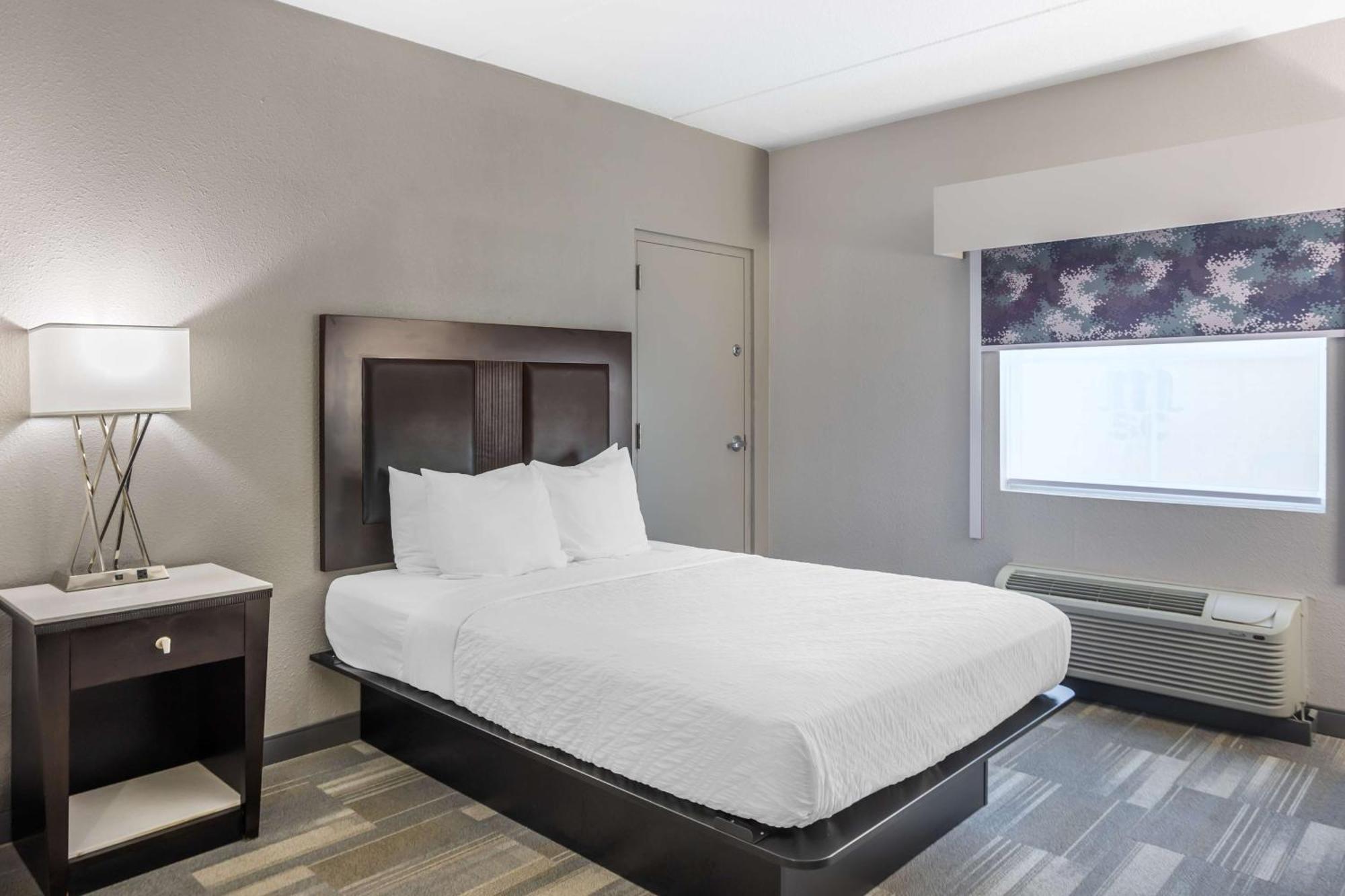 Best Western Plus Wilkes Barre-Scranton Airport Hotel Pittston Exterior foto